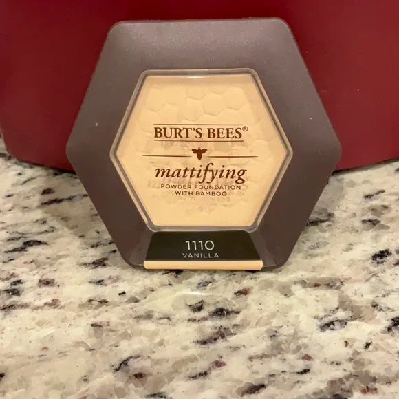 Burt's Bees Makeup Nip Burts Bees Mattifying Powder Foundation